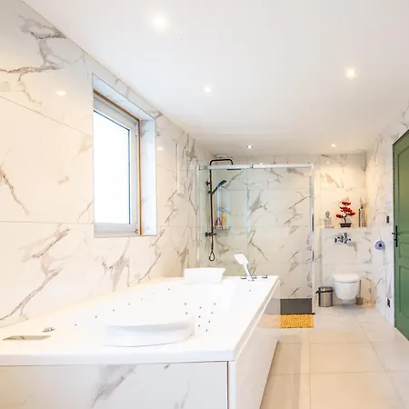 Hébergement de vacances L'escapade Passion Experience - Family & Animaux Welcome - Balneo Jardin - Elegance & Confort - Climatisation - Elite Premium Services